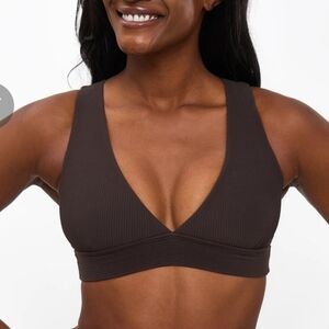 Ribbed Deep V Sports Bra